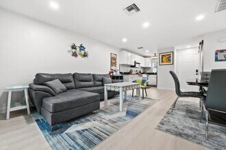 1019 SE 40th St in Cape Coral, FL - Building Photo - Building Photo