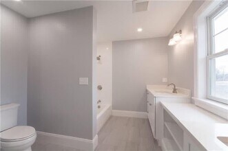 94 Windrock Cir in Portsmouth, RI - Building Photo - Building Photo