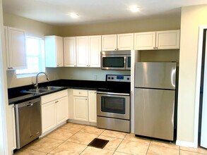 316 N Grandview Ave in Daytona Beach, FL - Building Photo - Building Photo