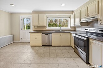 83 Jill Ln in Cheshire, CT - Building Photo - Building Photo