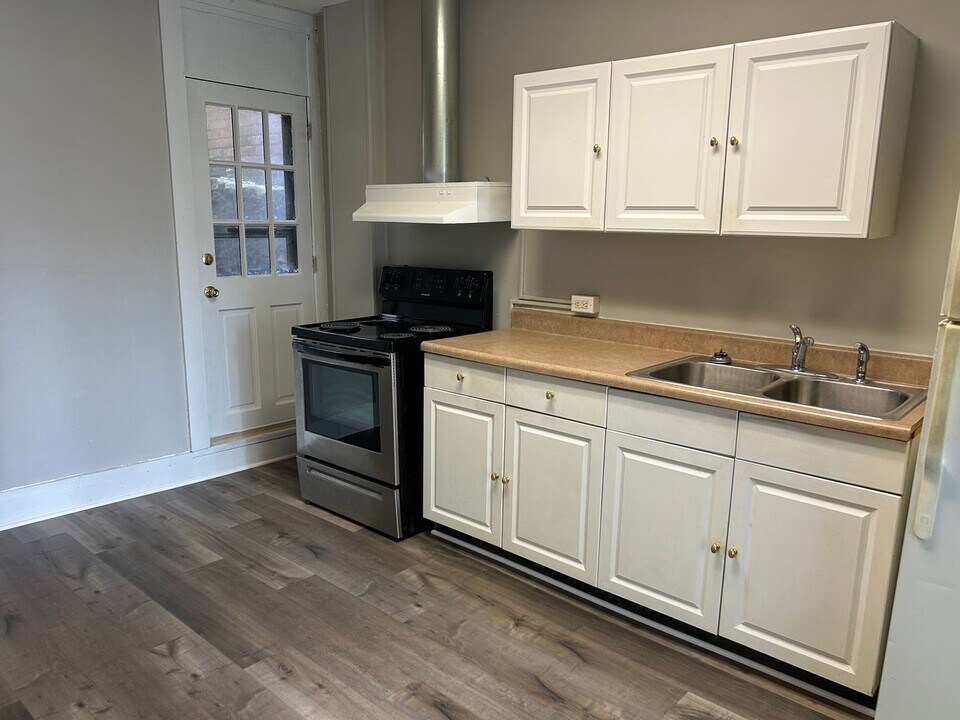 416-418 Manor St in Lancaster, PA - Building Photo
