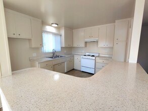 2615 Pasadena Ave in Long Beach, CA - Building Photo - Building Photo