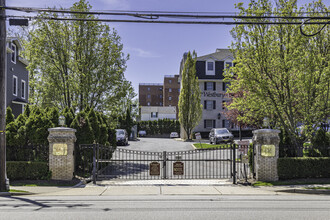 Westbury Condos in Hackensack, NJ - Building Photo - Building Photo