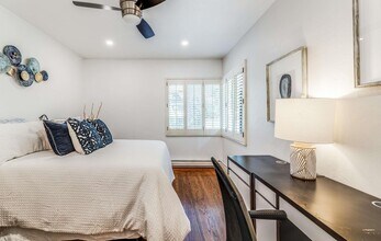 2704 Le Conte Ave in Berkeley, CA - Building Photo - Building Photo