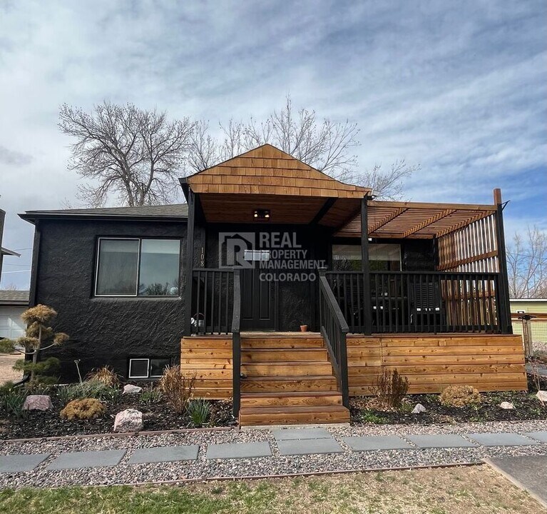 108 Walnut St in Windsor, CO - Building Photo