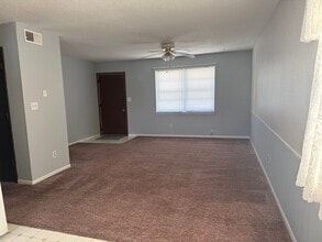 202 E Broadway in Ashland, MO - Building Photo - Building Photo