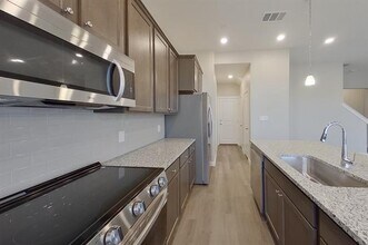 5432 Sandstone Dr in Garland, TX - Building Photo - Building Photo