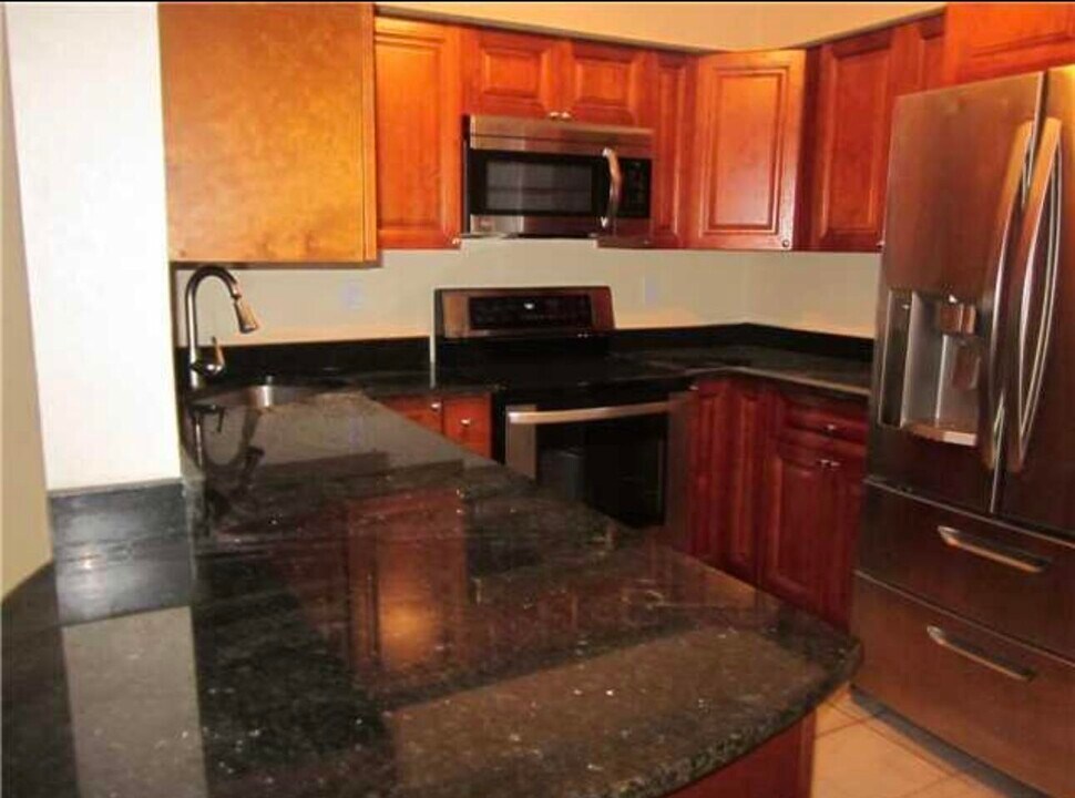 4215 S 57th Ave in Greenacres, FL - Building Photo