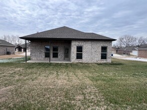 335 E Greystone Square in Webb City, MO - Building Photo - Building Photo