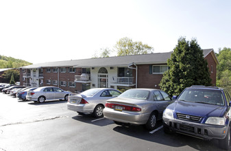 White Oaks in Pittsburgh, PA - Building Photo - Building Photo