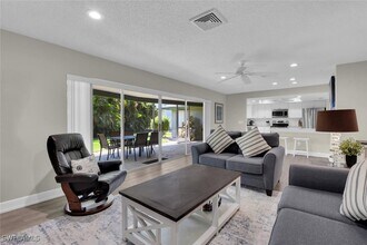 150 1st Ave N in Naples, FL - Building Photo - Building Photo