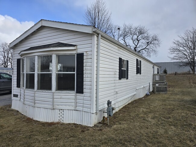 700 W Ridgeway Ave in Cedar Falls, IA - Building Photo - Building Photo