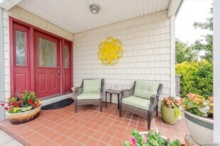 541 E Park Ave in Long Beach, NY - Building Photo