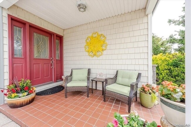 property at 541 E Park Ave