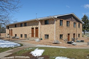 1532 Roosevelt Dr in Northfield, MN - Building Photo