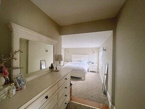 7 Felton St, Unit 2 in Quincy, MA - Foto de edificio - Building Photo