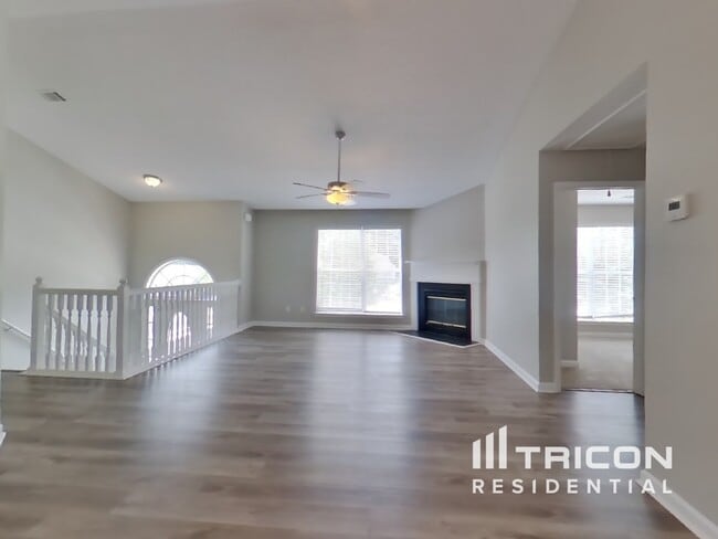 5562 Katherine Village Dr in Ellenwood, GA - Foto de edificio - Building Photo