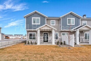 7213 W Lara Leigh Ln in Magna, UT - Building Photo