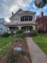 27 Walkley Rd, Unit 27 in West Hartford, CT - Building Photo