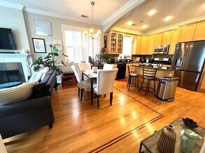 904 W Lawrence Ave in Chicago, IL - Building Photo - Building Photo