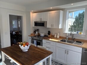 1 Cannon Sq in Stonington, CT - Building Photo - Building Photo