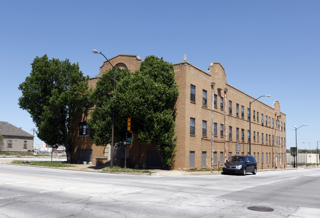 Coliseum Apartments in Tulsa, OK - Building Photo