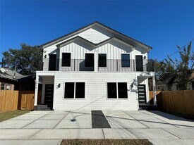 2314 McKee St in Houston, TX - Building Photo
