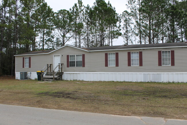 2226 Jeannie St in Navarre, FL - Building Photo - Building Photo