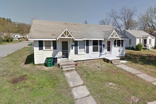 1921 W Short 17th St, Unit A in North Little Rock, AR - Building Photo