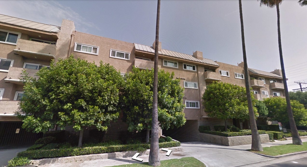 14607 Erwin St, Unit 215 in Los Angeles, CA - Building Photo