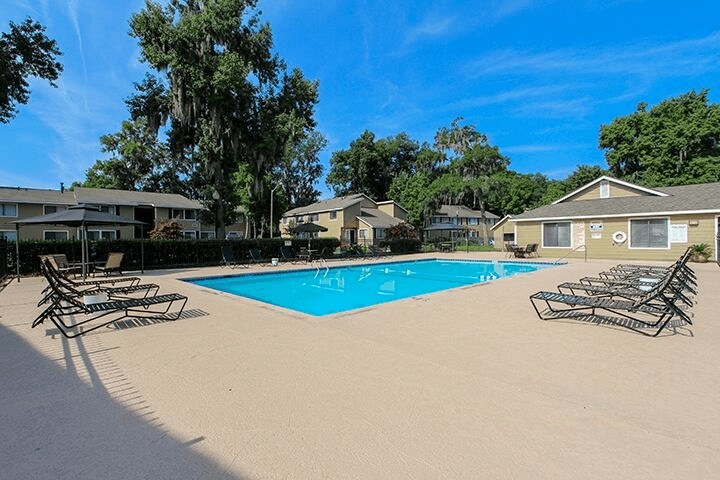 Verde Vue Apartments in Savannah, GA - Building Photo