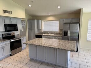 9175 E Camino Del Santo in Scottsdale, AZ - Building Photo - Building Photo
