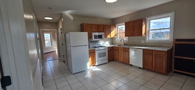 8 Power Rd in Pawtucket, RI - Building Photo - Building Photo