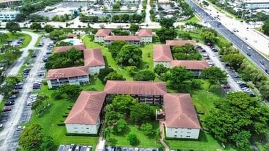 150 SW 134th Way in Pembroke Pines, FL - Building Photo - Building Photo