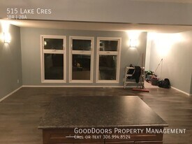 515 Lake Crescent in Saskatoon, SK - Building Photo