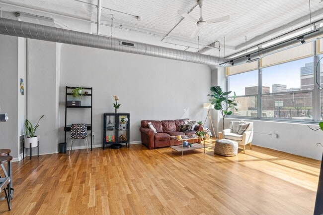 2200 Arch St in Philadelphia, PA - Building Photo - Building Photo