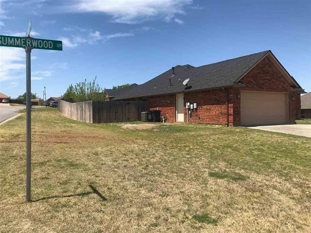 23 NE Summerwood Dr in Elgin, OK - Building Photo - Building Photo