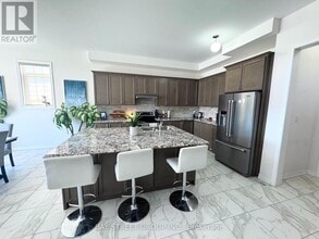 1003 Green St in Innisfil, ON - Building Photo - Building Photo