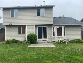 423 Shantel St in Mount Vernon, WA - Building Photo - Building Photo