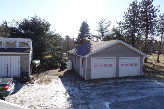 2461 Essex St in Orono, ME - Building Photo - Building Photo