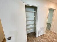 11603 Leader St photo'