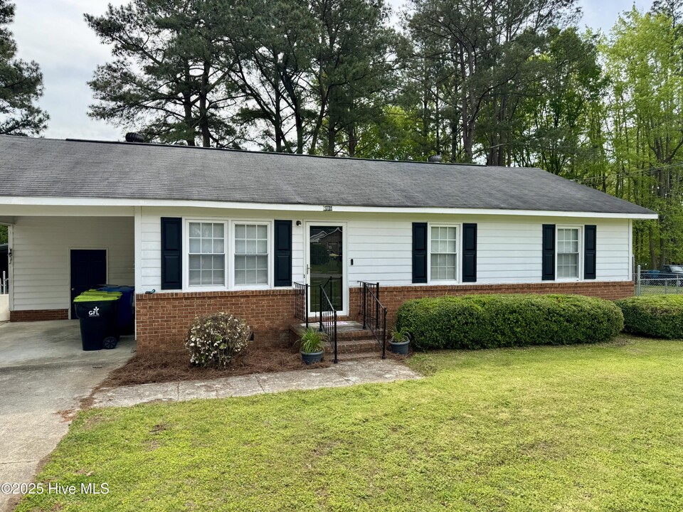 508 North St in Elm City, NC - Foto de edificio