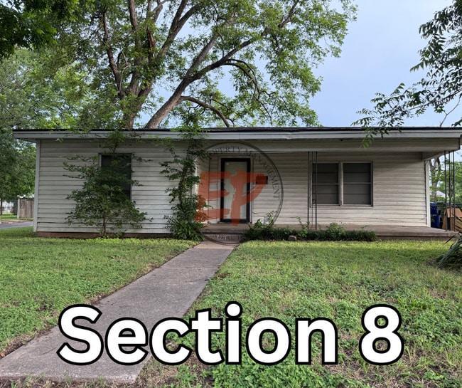 property at 600 Faulkner Ln