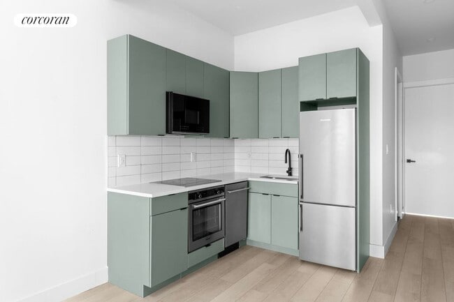 127 Cornelia St in Brooklyn, NY - Building Photo - Building Photo