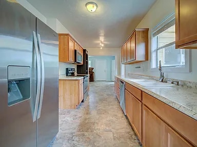 1211 Niantic St in Medford, OR - Building Photo - Building Photo