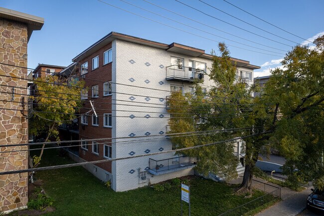 2800 Provost Rue in Lachine, QC - Building Photo - Building Photo