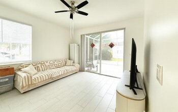 18702 SW 27th St in Miramar, FL - Building Photo - Building Photo