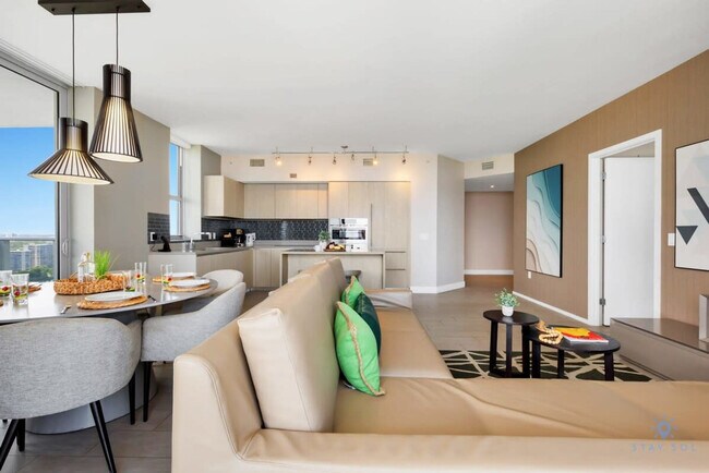 4112 Jimmy Buffett Mem Hwy in Hollywood, FL - Foto de edificio - Building Photo