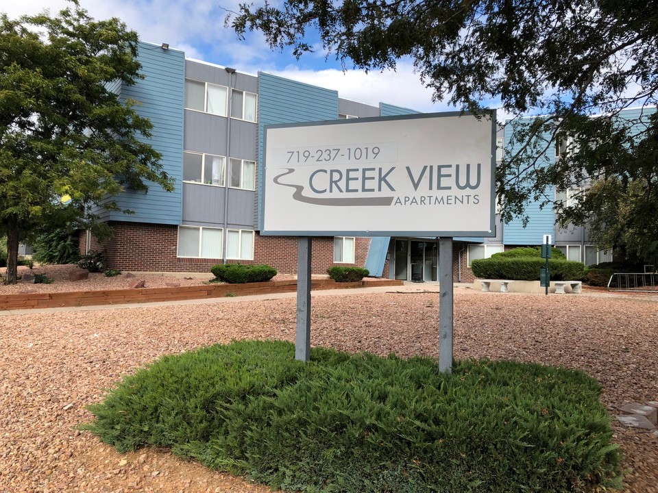 Creek View Apartments in Colorado Springs, CO - Building Photo