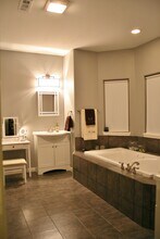 300 SW Bordeaux Ct in Bentonville, AR - Building Photo - Building Photo